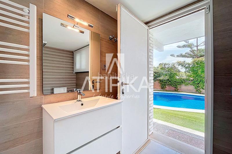 Foto 7466743a-a3b3-41f1-a0e4-ea29cc26bda8. Rent house with heating parking pool in Montmar Castelldefels