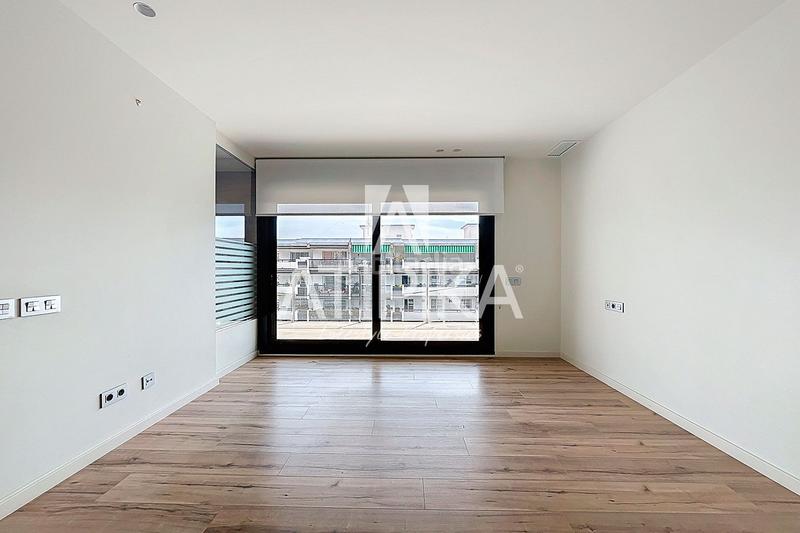 Foto ac329799-50a7-4cfc-837a-8b1d5df415fb. Rent house with heating parking pool in Montmar Castelldefels