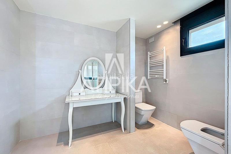 Foto ace87a0f-0802-42a4-a126-6a2ffc92fe18. Rent house with heating parking pool in Montmar Castelldefels