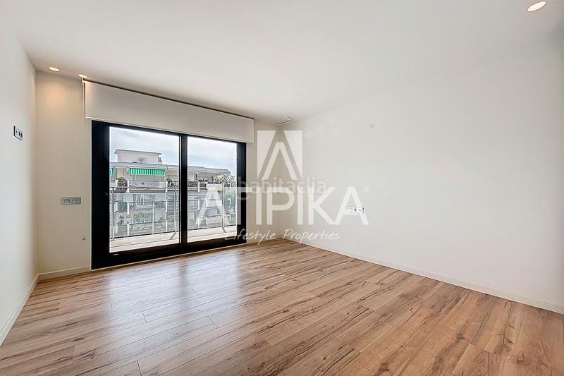 Foto d5301d9f-8cae-4103-a197-745191cb7ec9. Rent house with heating parking pool in Montmar Castelldefels