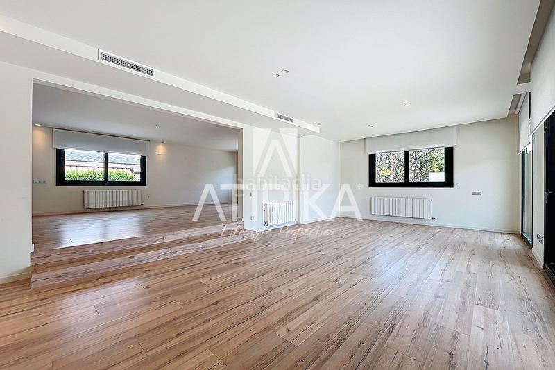 Foto ee442788-4e4b-4407-beed-3d400daf47e1. Rent house with heating parking pool in Montmar Castelldefels