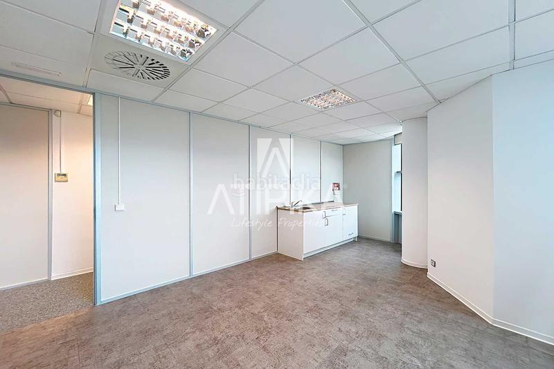 Foto c18dc7b1-1b69-4959-84d8-ccf47e74f044. Miete büro in El Remei Badalona
