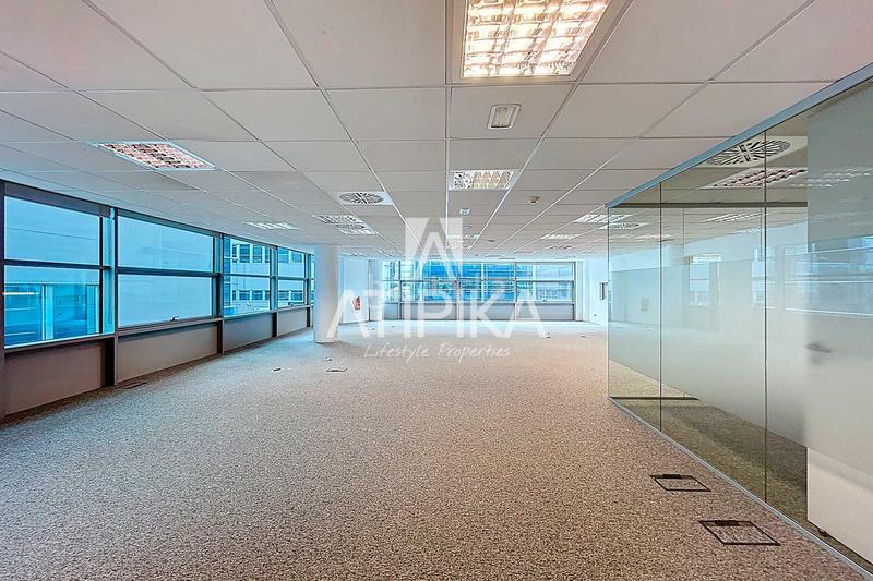 Foto cd6bc75c-9aec-4f66-be44-41ea18643240. Miete büro in El Remei Badalona