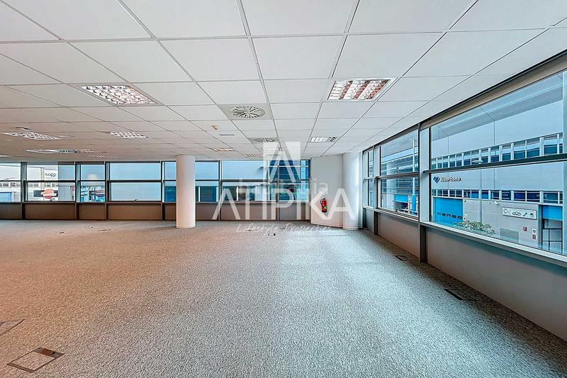 Foto 2a0de57d-86c5-4144-bd58-99644c22d937. Rent office space in El Remei Badalona