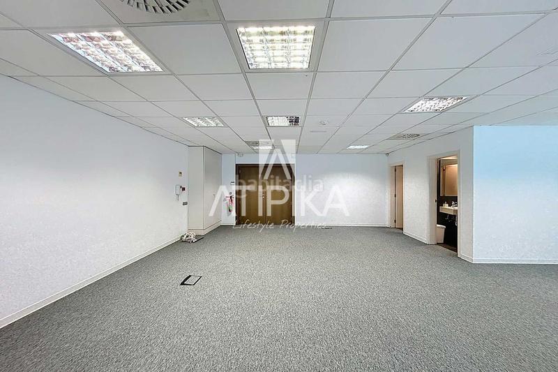 Foto 7b144ba7-3e3e-48d0-af50-431a0c172fba. Rent office space in El Remei Badalona
