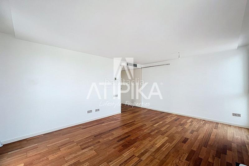 Foto 5835eef9-37ff-4e2a-973b-47a9042be6be. Appartement avec parking dans Barceloneta Barcelona