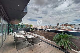 Lloguer Àtic a Dreta de l´Eixample. Ático de 120 m con terraza junto al passeig de gràcia