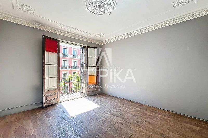 Foto aabb2d3e-a874-41ae-997e-868c850c10e6. Pis a Dreta de l´Eixample Barcelona