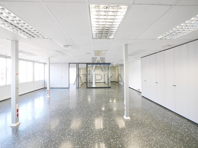 Foto 6101b70d-1ee7-4bc6-990b-98eb055b5535. Affitto ufficio in Barri de les Corts Barcelona