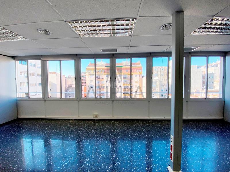 Foto 95f899c2-166d-4f8e-9427-f7957a9ed982. Miete büro in Barri de les Corts Barcelona