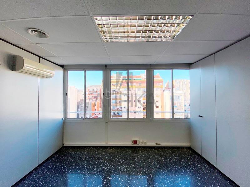 Foto ac5fd7a6-b133-4102-8320-bcec8cf74694. Miete büro in Barri de les Corts Barcelona