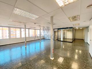Miete Büro in Barri de les Corts. Oficina reformada en alquiler junto a travessera de les corts