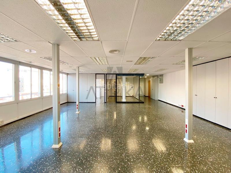 Foto f602ad01-69e7-4d3b-945f-5efc1f1dd2b2. Miete büro in Barri de les Corts Barcelona