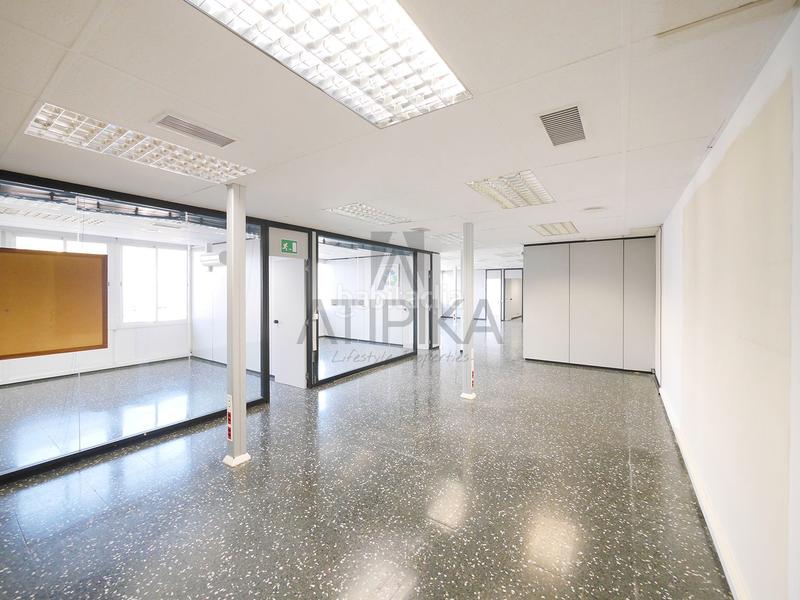 Foto f8445625-1f39-400d-a829-609015364b5c. Miete büro in Barri de les Corts Barcelona