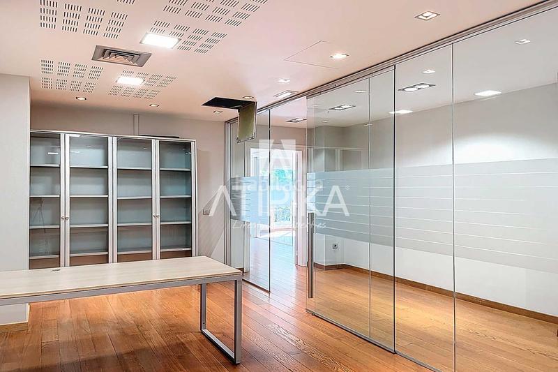 Foto 2db74aba-5e73-409f-bf02-655235d667fe. Piso  en venta de 330 m2 apta para despacho o vivienda con posibilidad de segregar en avinguda de pau casals en Barcelona
