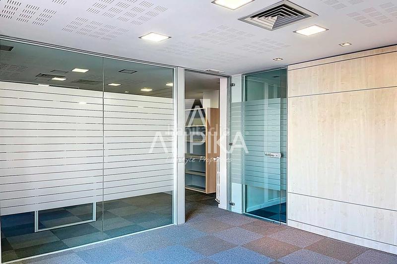Foto 601ec1a3-5d59-4b17-b503-77b260a4f09f. Piso  en venta de 330 m2 apta para despacho o vivienda con posibilidad de segregar en avinguda de pau casals en Barcelona