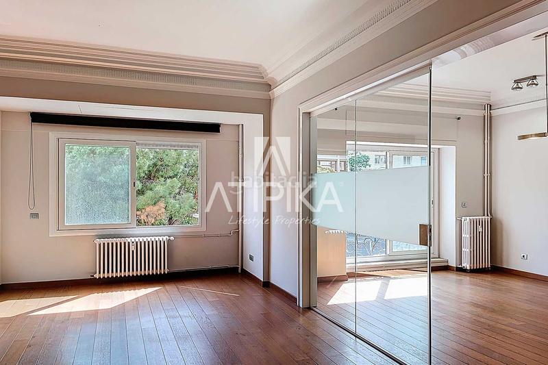 Foto bc5838dd-5c43-4d0e-89a5-8741156f95ee. Piso  en venta de 330 m2 apta para despacho o vivienda con posibilidad de segregar en avinguda de pau casals en Barcelona