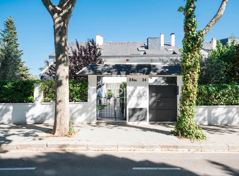 Foto 04884e24-46b4-4459-82a1-d004e8865e2f. Casa con riscaldamento parcheggio piscina in Pedralbes Barcelona