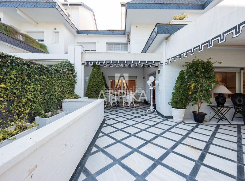 Foto 0aa657b0-6d66-475b-85ab-9b5e4f161251. Casa con riscaldamento parcheggio piscina in Pedralbes Barcelona