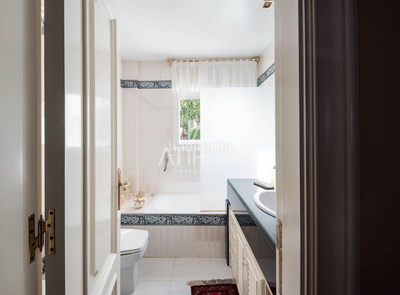 Foto 23918e7c-9684-42e8-91f4-42c141f935d5. Casa con riscaldamento parcheggio piscina in Pedralbes Barcelona