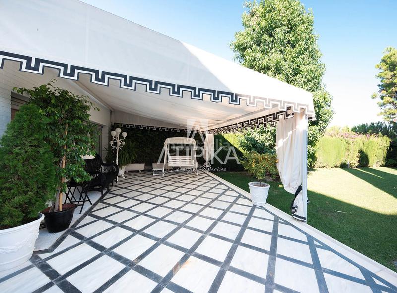 Foto 24dfcda6-55a1-4692-8c77-66d46cc7496d. Casa con riscaldamento parcheggio piscina in Pedralbes Barcelona