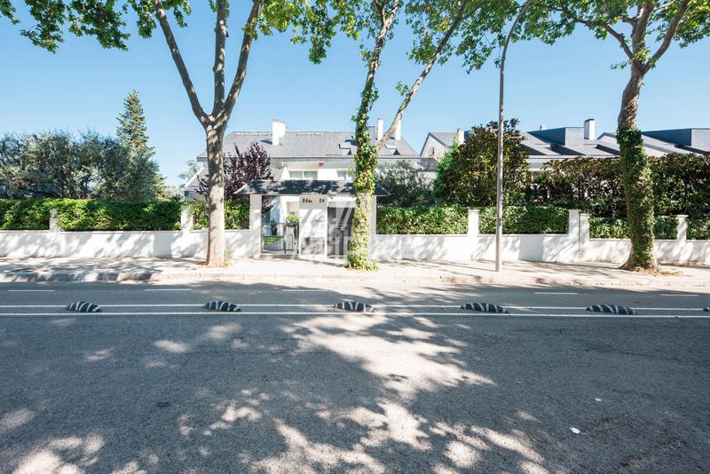 Foto 258b92c7-f52a-45fc-a3e8-40c92a875f4d. Casa con riscaldamento parcheggio piscina in Pedralbes Barcelona