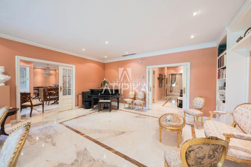 Foto 3d4e93be-4306-44a1-a449-3a507b1f8431. Casa con riscaldamento parcheggio piscina in Pedralbes Barcelona