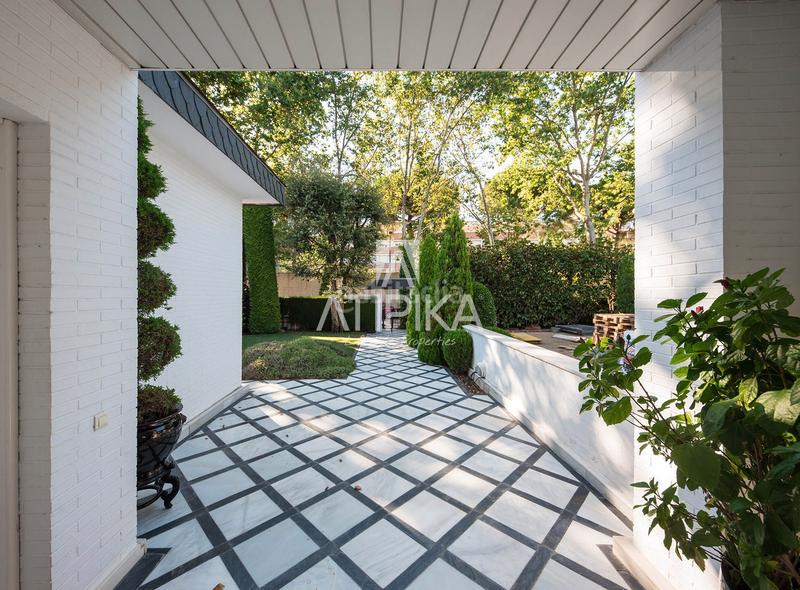 Foto 48ccd1c9-3d70-4f54-be41-b5d326d33859. Casa con riscaldamento parcheggio piscina in Pedralbes Barcelona