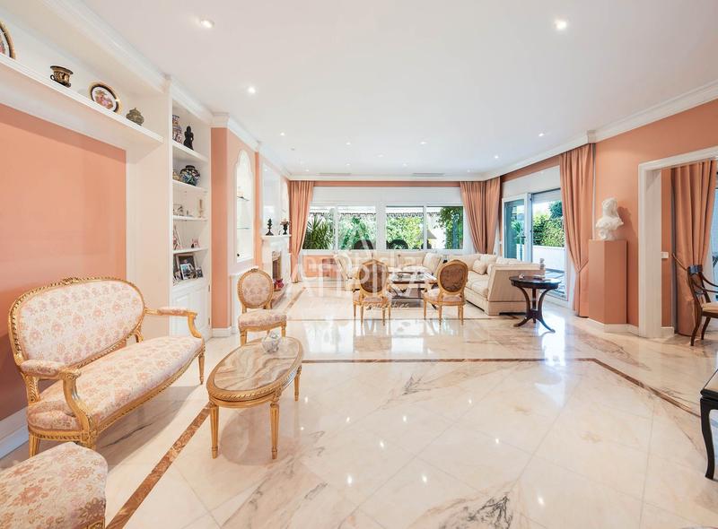 Foto 53c2cafd-a93d-4e49-a0db-10b1224d808c. Casa con riscaldamento parcheggio piscina in Pedralbes Barcelona