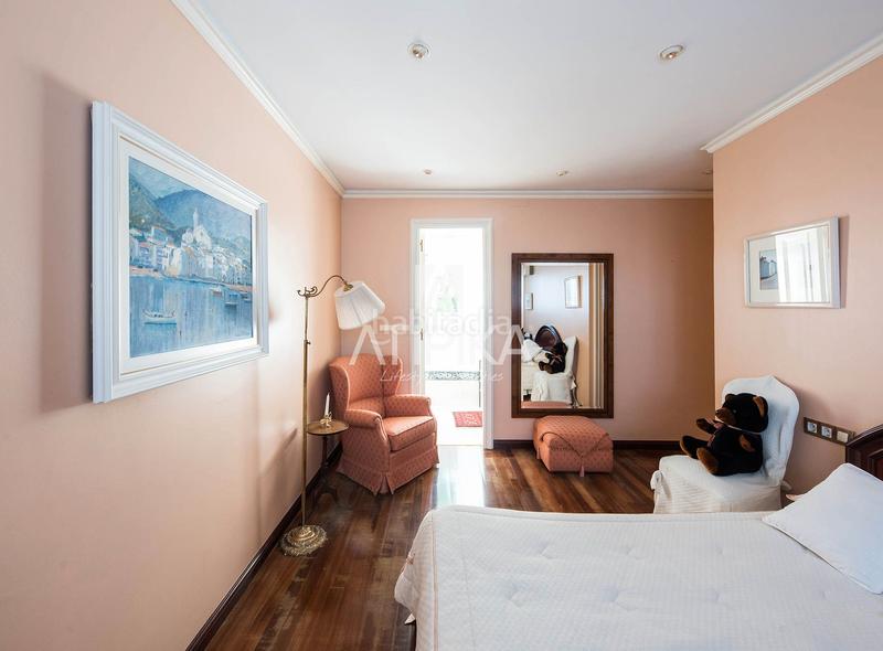 Foto 9be24c6b-95b1-491d-a155-5cd218ba0d3c. Casa con riscaldamento parcheggio piscina in Pedralbes Barcelona