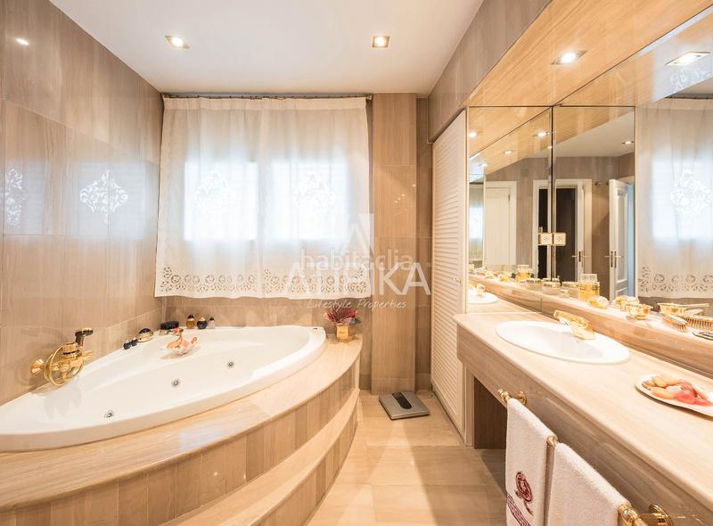 Foto ae734d90-0e5f-41c9-b2d0-ef34274ef57d. Casa con riscaldamento parcheggio piscina in Pedralbes Barcelona