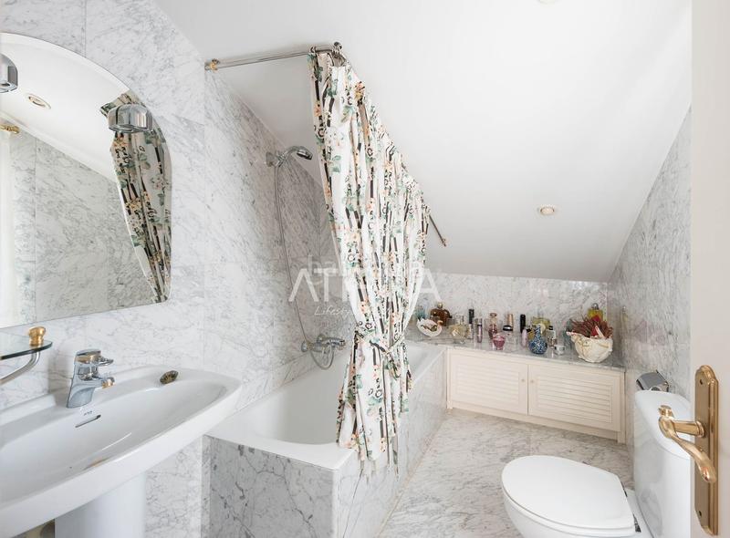 Foto b1f52577-dba2-4132-b1eb-a5efd2272a56. Casa con riscaldamento parcheggio piscina in Pedralbes Barcelona