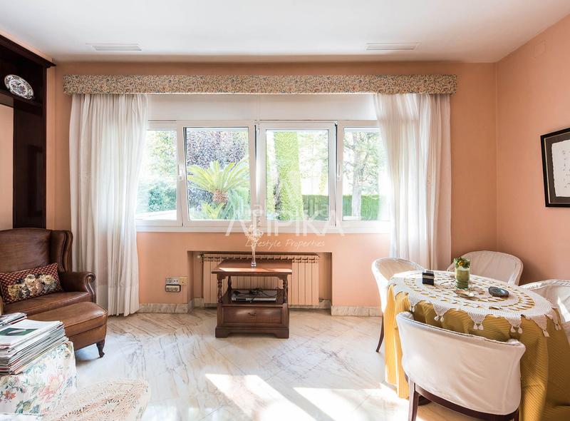 Foto b3f69348-3afb-4e63-8822-56c5281889c1. Casa con riscaldamento parcheggio piscina in Pedralbes Barcelona