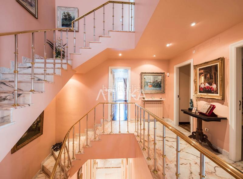 Foto c593b403-8e2f-43e2-8a5d-459bfcb4e6b8. Casa con riscaldamento parcheggio piscina in Pedralbes Barcelona