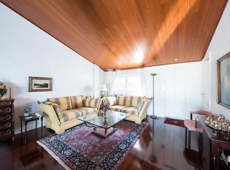 Foto cdc21c92-ba7b-4d6a-864a-4ba15fdfa9b8. Casa con riscaldamento parcheggio piscina in Pedralbes Barcelona