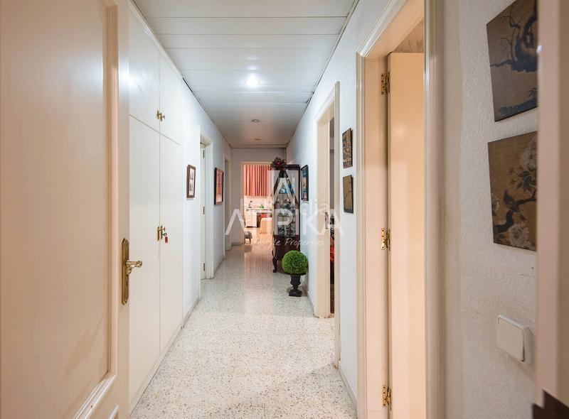 Foto e573f798-e573-4b47-9143-ade42e4bf1a2. Casa con riscaldamento parcheggio piscina in Pedralbes Barcelona