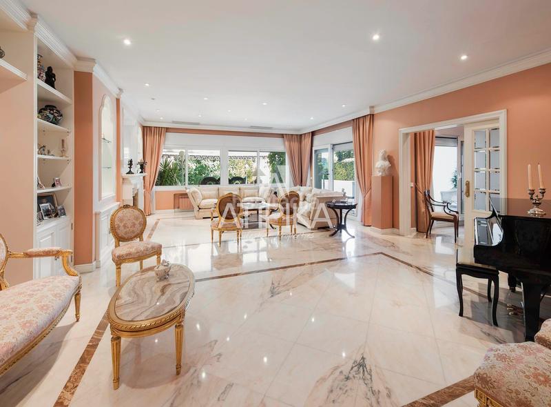 Foto f65db4f2-e6a5-4047-be27-b02fd8a584a7. Casa con riscaldamento parcheggio piscina in Pedralbes Barcelona