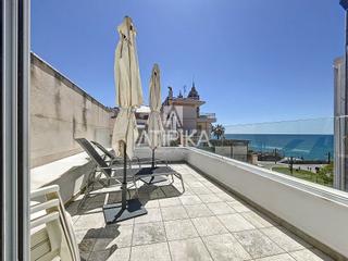 Casa a Centre. Encanto mediterráneo con vistas al mar en el corazón de sitges