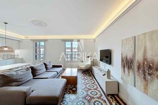 Location Appartement à L´Antiga Esquerra de l´Eixample. Piso en alquiler temporal, con balcón, junto a plaça universitat