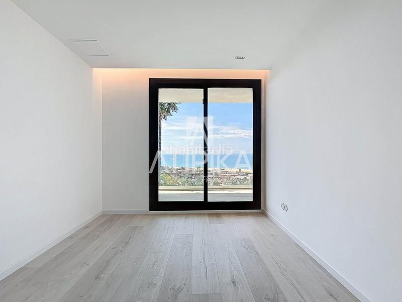 Foto 42f262f8-1996-48b3-9d0d-382f783e6fc8. Alquiler casa  en alquiler con vistas impresionantes de alto standing en Castelldefels