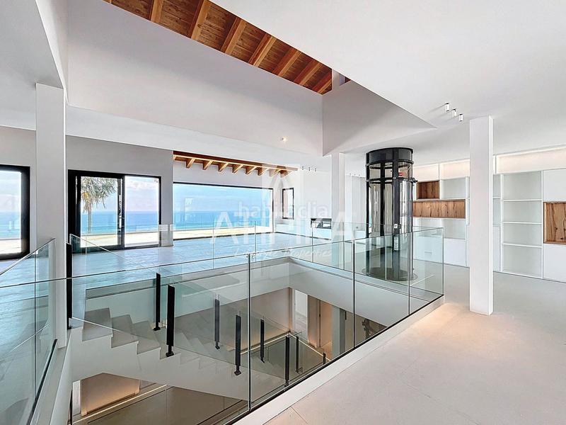 Foto 48a27327-f22a-4241-b237-0e868b1abd7e. Alquiler casa  en alquiler con vistas impresionantes de alto standing en Castelldefels