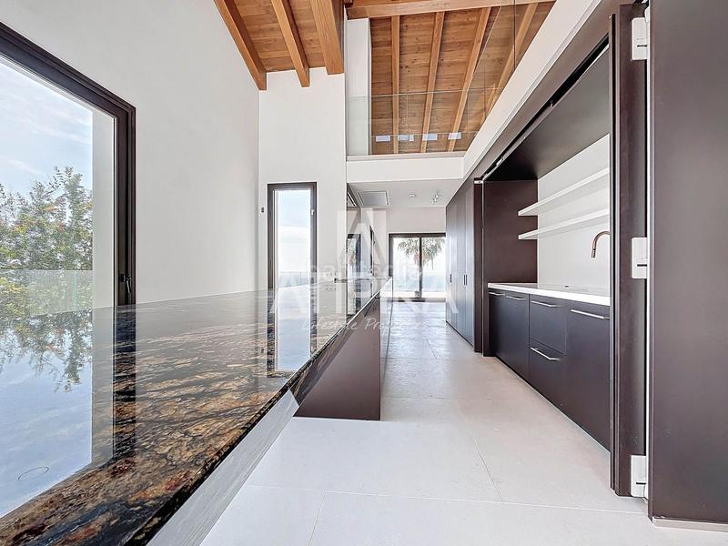 Foto a886b84b-3953-43f8-bc92-c0abf64afebe. Alquiler casa  en alquiler con vistas impresionantes de alto standing en Castelldefels