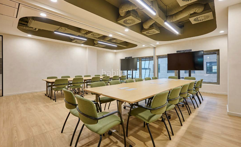 Foto 8f7f3f3d-c5d9-434b-9b0c-56fe579bef74. Lloguer oficina amb calefacció a Barri de les Corts Barcelona