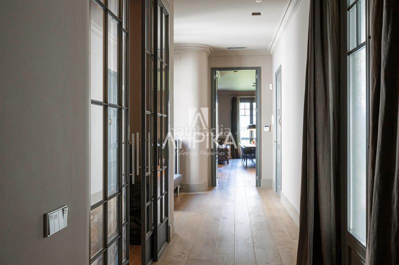 Foto 2c1478b6-cd1b-4b95-a38b-9aaf8f8c0379. Piso elegante piso en venta de 4 habitaciones en el corazón de passeig de gràcia en Barcelona