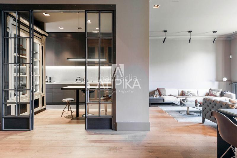 Foto 47bd599c-585a-4ed9-ba90-f9cfef811d30. Piso elegante piso en venta de 4 habitaciones en el corazón de passeig de gràcia en Barcelona