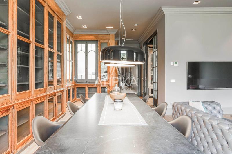 Foto 49fee045-383d-47ac-8af5-0841b42f7a69. Piso elegante piso en venta de 4 habitaciones en el corazón de passeig de gràcia en Barcelona