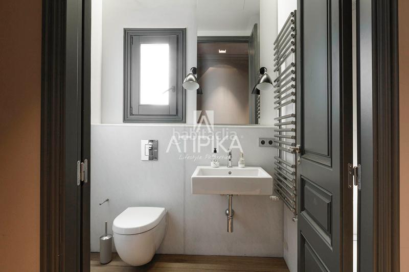 Foto 85c8756e-baef-43e4-ae3b-38ac48c4d3bf. Piso elegante piso en venta de 4 habitaciones en el corazón de passeig de gràcia en Barcelona