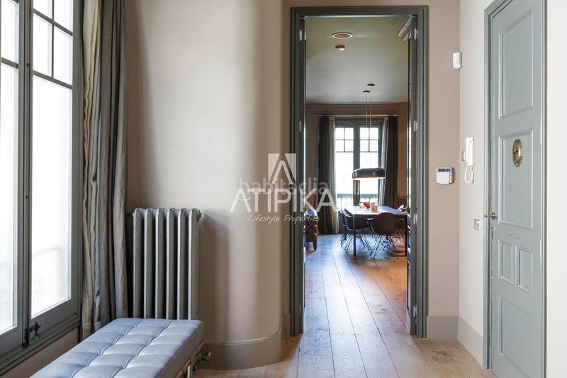Foto 935c467e-858f-445c-87a2-43be907fe74c. Piso elegante piso en venta de 4 habitaciones en el corazón de passeig de gràcia en Barcelona