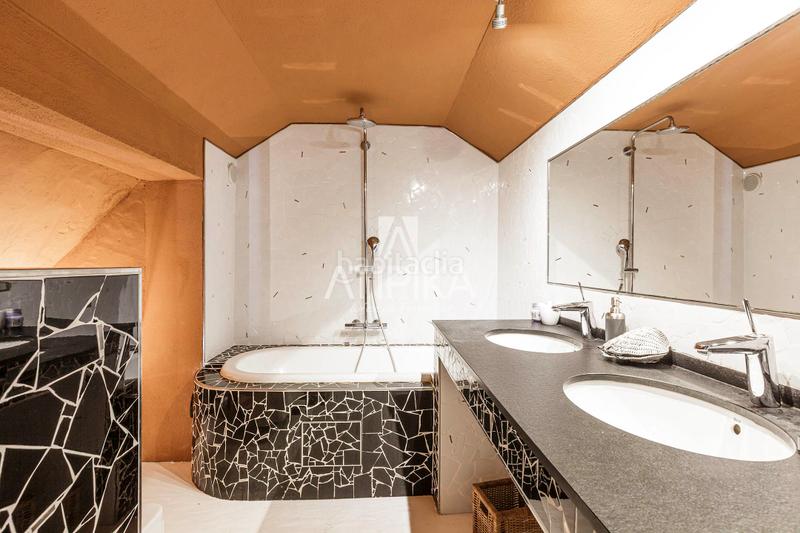 Foto ebfbd61b-d4f5-48dd-9d2e-28347c075bae. Maison avec chauffage parking piscine dans Poblenou Barcelona