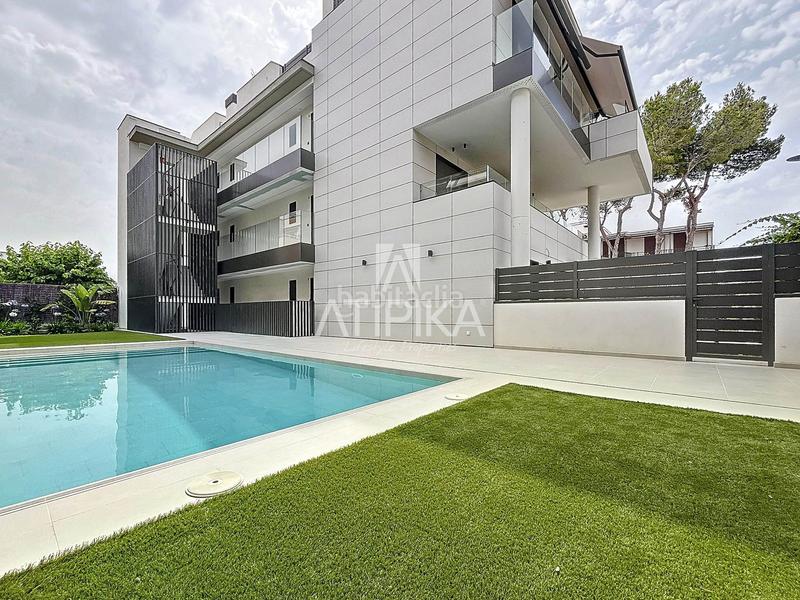 Foto 7db70157-b9aa-4a4e-9406-0b6c3dfaf167. Piso en sofia 31 piso en venta de 120m2 y 100m2 de terraza de obra nueva con acabados de alta calidad y estratégicamente ubicado en el vinyet en Sitges